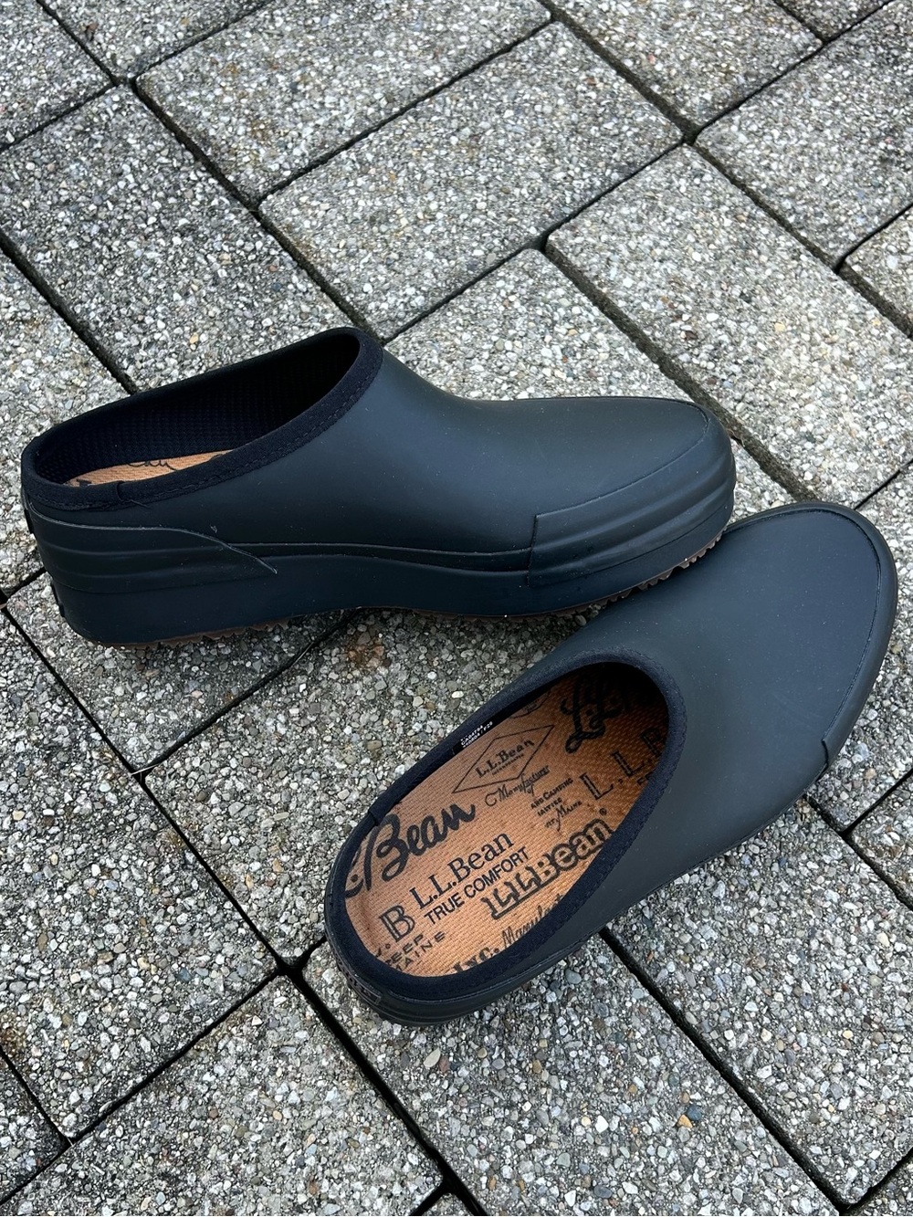 L.L. Bean Wellies Black Waterproof Slip-On Clog garden clog *like new